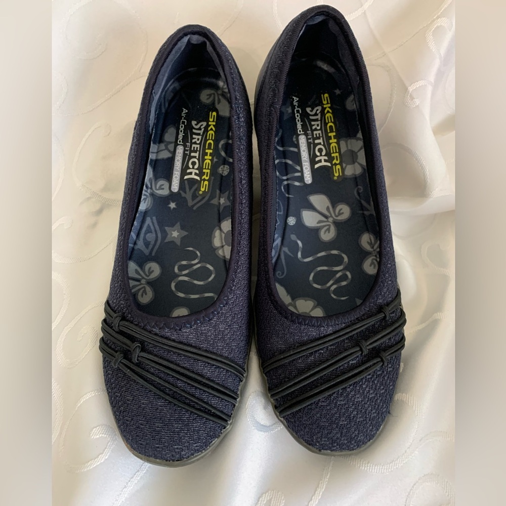 Skechers Stretch fit size 9 Navy wedges